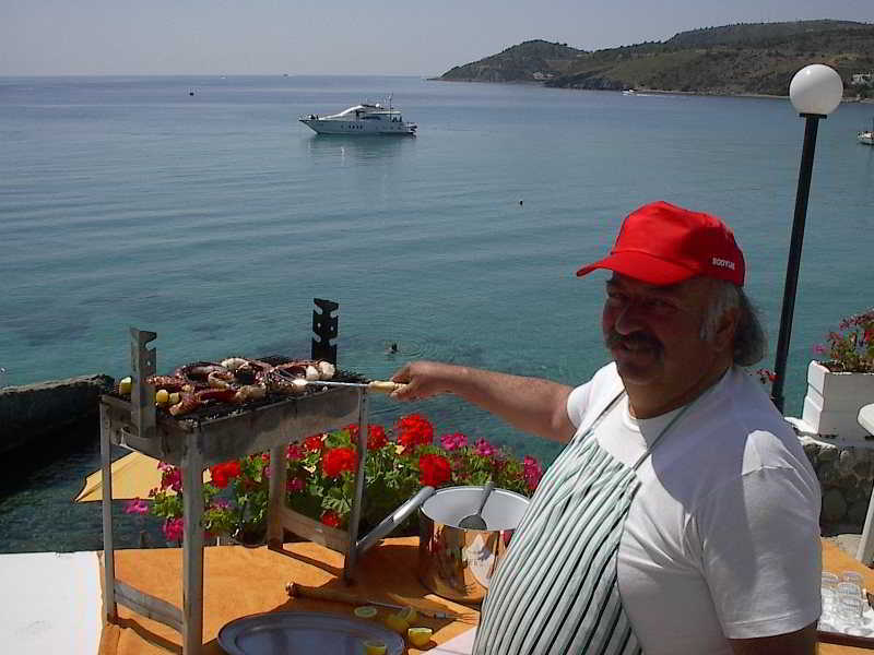 Argo Hotel Aegina Exterior photo